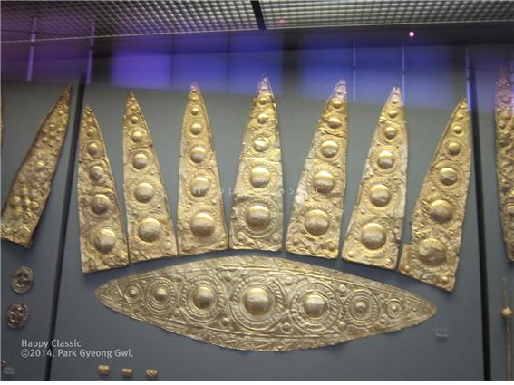 미케네 왕성에서 발굴된 황금왕관, 아테네 고고학 박물관 소장 ⓒ박경귀