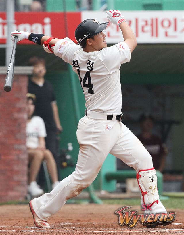 박병호가 떠난 KBO리그의 홈런레이스를 지배했던 SK 최정 ⓒ SK 와이번스