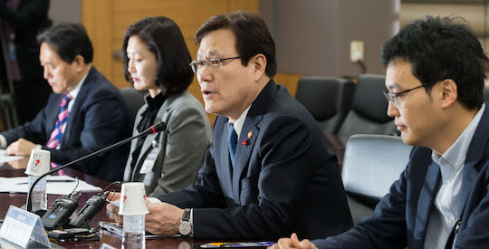 최종구 금융위원장은 7일 정부서울청사 금융위 대회의실에서 핀테크 활성화 정책 추진을 위한