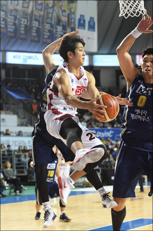 ‘1순위’ 허훈의 프로 생활은 만만치가 않다. ⓒ KBL