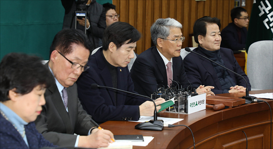 김동철 국민의당 원내대표가 12일 오후 국회에서 열린 국민의당 의원총회에서 발언을 하고 있다. ⓒ데일리안 홍금표 기자
