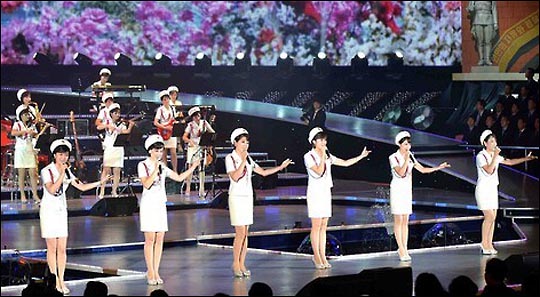 남북이 평창 동계올림픽에 북측 방문단 파견을 합의하면서 사상 최대규모의 방문단이 남쪽을 찾을지 주목된다.(자료사진) ⓒ연합뉴스