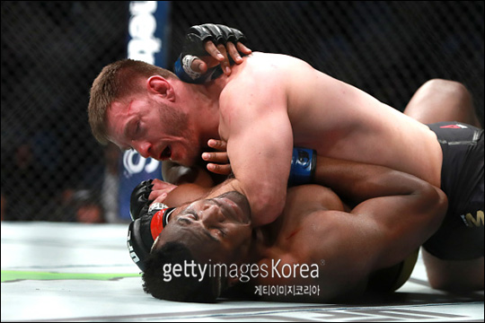 은가누는 미오치치의 적수가 되지 못했다. ⓒ 게티이미지