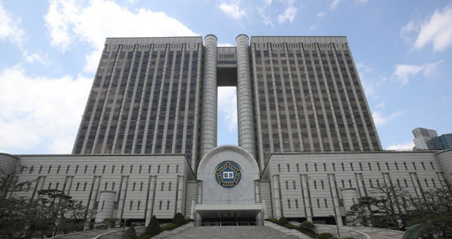 서울중앙지법과 서울고등법원이 함께 쓰고 있는 서울 서초동 법원청사 전경.ⓒ연합뉴스