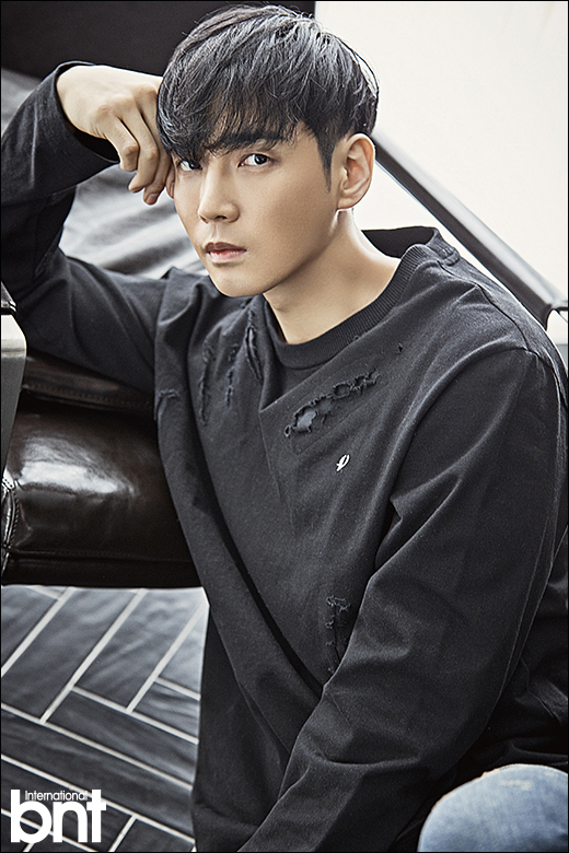 강지섭 화보가 공개돼 화제다. ⓒ bnt