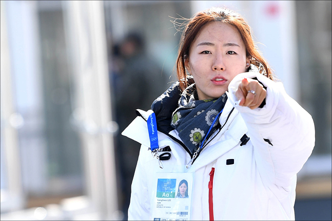 이상화가 1000m를 포기한다. ⓒ 2018평창사진공동취재단