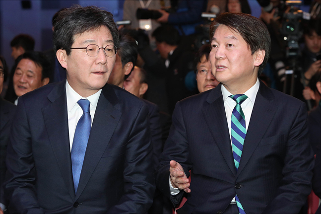 안철수 통합추진위 공동대표와 유승민 바른미래당 공동대표가 13일 오후 일산 킨텍스에서 열린
