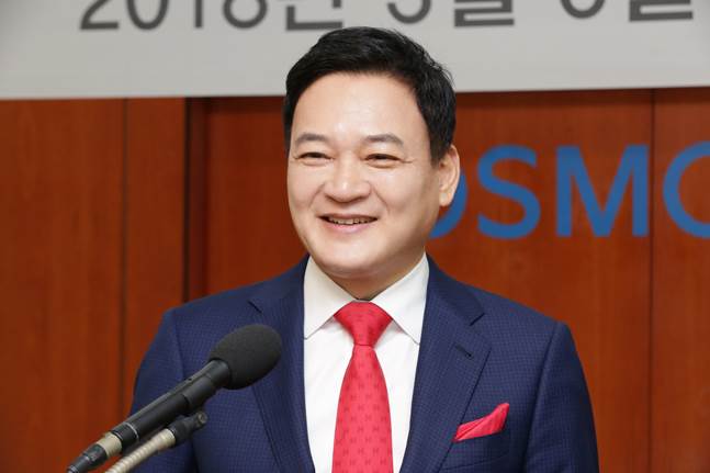 화장품 업계에서 새로운 수장을 전진배치하며 재도약의 기반을 다지고 있다. 양창수 코스모코스 신임 대표이사 사장. (자료사진) ⓒ코스모코스