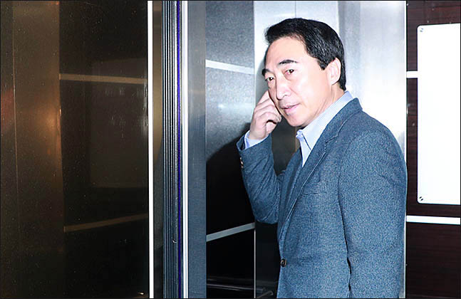 3월 12일 서울 영등포구 여의도 더불어민주당 당사에서 열린 공직선거후보자검증위원회에 박수현 전 청와대 대변인이 추가심사를 위해 출석하고 있다. ⓒ데일리안 류영주 기자