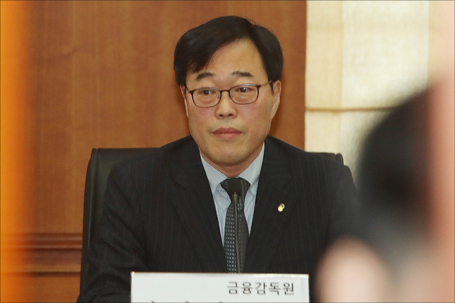 김기식 금융감독원장이 10일 오전 서울 여의도 금융투자협회에서 증권회사 대표이사들과 내부통제 강화를 위한 간담회를 갖고 있다. ⓒ데일리안 홍금표 기자