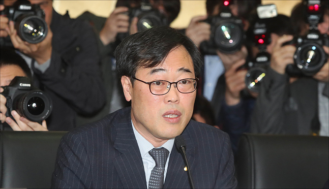 김기식 금융감독원장이 10일 오전 서울 여의도 금융투자협회에서 증권회사 대표이사들과 내부통제 강화를 위한 간담회를 갖고 있다. ⓒ데일리안 홍금표 기자