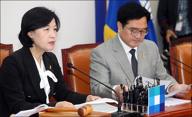 추미애 더불어민주당 대표가 16일 오전 국회에서 열린 최고위원회의에서 모두발언을 하고 있다. ⓒ데일리안 박항구 기자