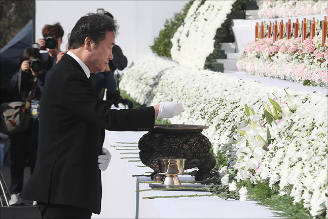 4.16 세월호 참사 4주기인 16일 경기도 안산시 단원구 정부합동분향소에서 열린