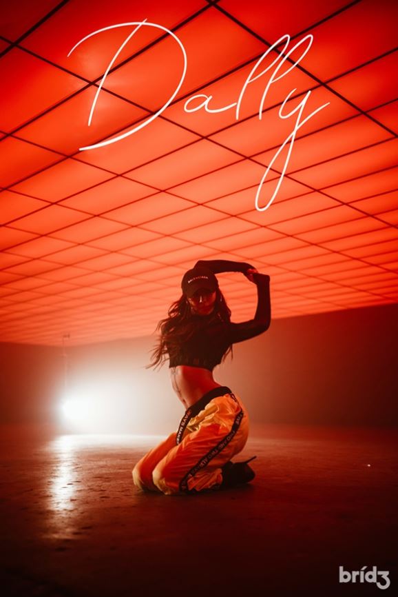 솔로 아티스트 효린이 감각적인 힐댄스(Heeldance)로 업그레이드 된 변신에 나선다. ⓒ 브릿지