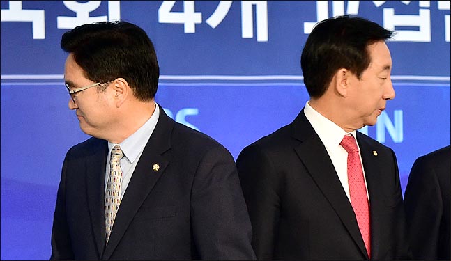 우원식 더불어민주당 원내대표와 김성태 자유한국당 원내대표가 19일 서울 종로구 세종문화회관 세종홀에서 열린 한국방송기자클럽 초청