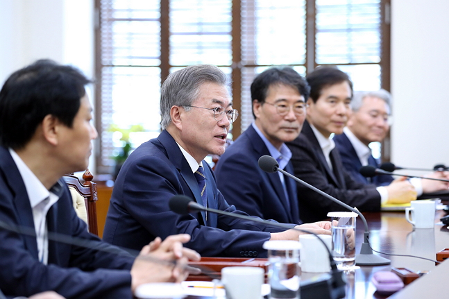 문재인 대통령이 11일 남북정상회담 준비위원회 5차 회의에 참석해 발언하고 있다. ⓒ청와대