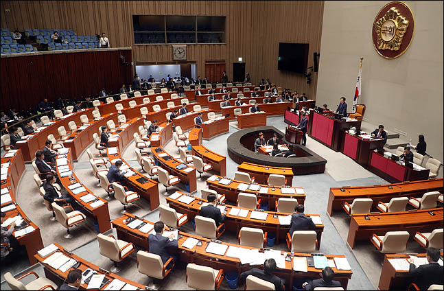 16일 열린 국회 예산결산특별위원회 전체회의에서 이낙연 국무총리와 김동연 경제부총리 겸 기획재정부 장관 등이 참석한 가운데 정부가 제출한 추경안 심사가 진행되고 있다. ⓒ데일리안 박항구 기자