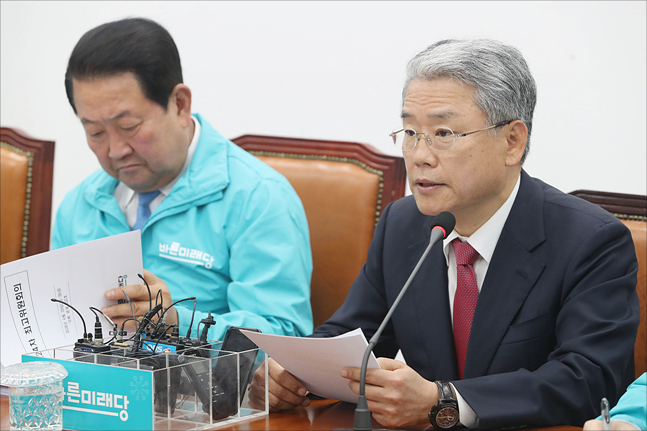 김동철 바른미래당 원내대표가 지난 4월 23일 오전 국회에서 열린 바른미래당 최고위원회의에서 발언을 하고 있다.(자료사진)ⓒ데일리안 홍금표 기자