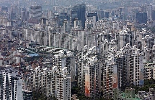 지방 주택시장의 구조조정이 가속을 내고 있다. 한 아파트 단지 밀집지역 모습.ⓒ연합뉴스