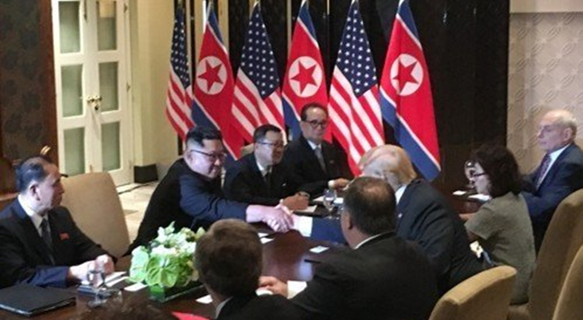 북미 정상이 큰 틀의 비핵화 담판을 지었지만, 한반도의 먹구름이 완전히 가신 것은 아니다. 북한의 완전한 비핵화에 도달하기까지 여전히 넘어야 할 산이 많고, 시간이 걸린다는 점에서 여전히 한반도 정세는 안갯속이라는 평가가 나온다.(자료사진) ⓒ연합뉴스