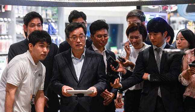 김동연 부총리 겸 기획재정부 장관이 지난 8일 오후 경기도 하남시 스타필드에서 열린
