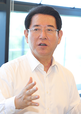 김영록 더불어민주당 전라남도지사 후보의 당선이 확실시 되는 가운데, 김 당선자가