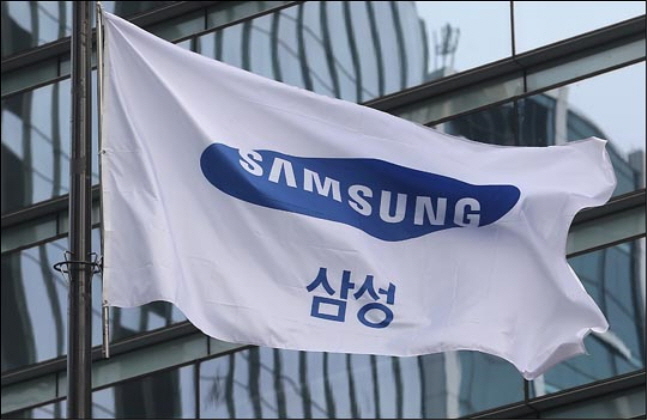 서울 서초동 삼성전자 서초사옥에서 깃발이 바람에 흔들이고 있다.ⓒ데일리안DB