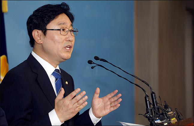 박범계 더불어민주당 의원이 지난 4일 국회 정론관에서 전당대회 당대표 출마선언을 하고 있다. 박범계 의원은 10일까지 당대표 출마선언을 한 유일한 후보다. ⓒ데일리안 박항구 기자