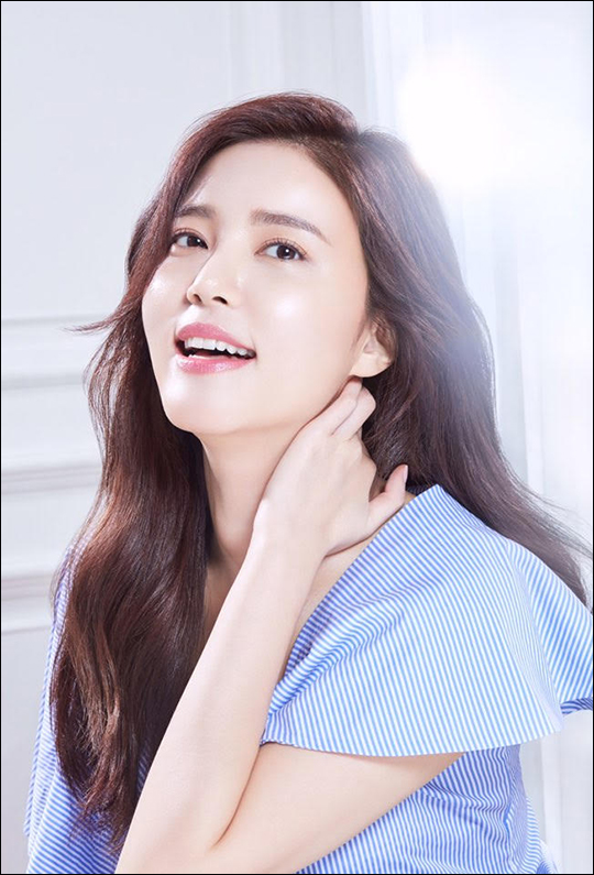 정시아 화보가 화제다. ⓒ 매니지먼트 구/아모레퍼시픽 메이크온