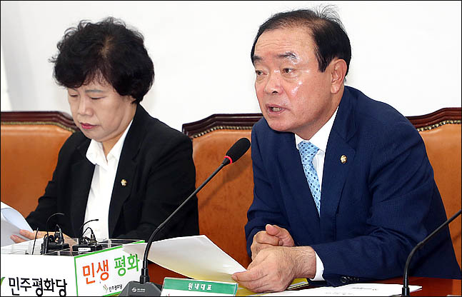 장병완 민주평화당 원내대표가 11일 오전 국회에서 열린 최고위원-국회의원 연석회의에서 이야기 하고 있다. ⓒ데일리안 박항구 기자