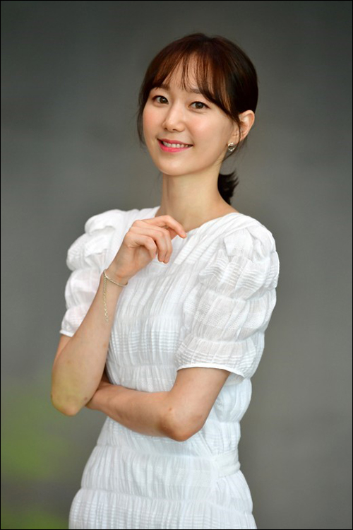 배우 이유영이 지상파 첫 주연을 맡은 소감을 전했다. ⓒ SBS