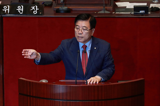 경제기획원 예산실 출신으로 재정경제부 차관을 지낸 예산·경제전문가 김광림 자유한국당 의원(자료사진)이 21일 오전