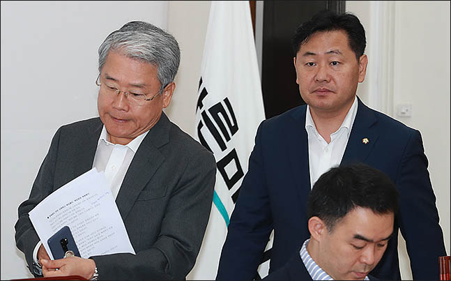김동철 바른미래당 비상대책위원장과 김관영 원내대표가 20일 오전 서울 여의도 국회에서 열린 비상대책위원회의에 참석하고 있다.(자료사진)ⓒ데일리안 류영주 기자