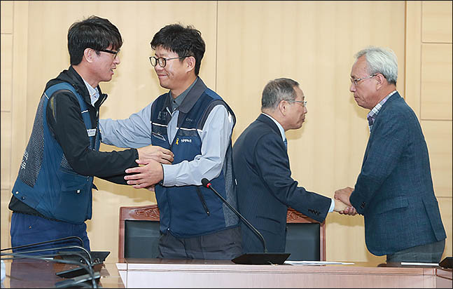 14일 오전 서울 종로구 경제사회노동위원회에서 열린
