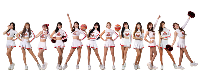 좌측부터(드림팀) 정은혜, 김하나, 김솔지, 나혜인, 윤요안나, 안지현, 윤현정, 김한나, 박한솔, 임서연, 조원지, 김한늬. ⓒ SK 나이츠