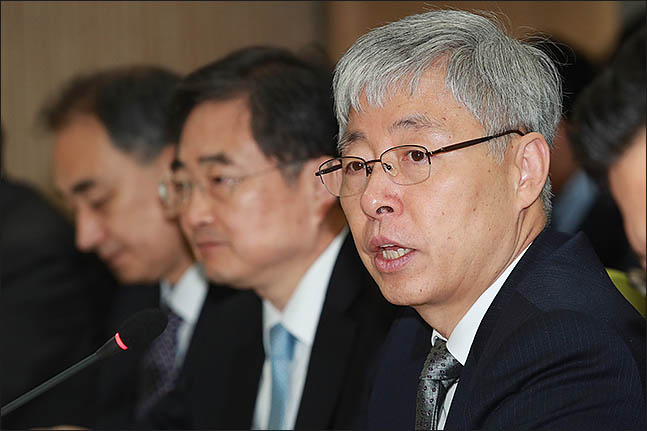 8일 오전 서울 종로구 광화문 오피시아빌딩에서 열린 신남방정책특별위원회 제1차 전체회의에서 김현철 신남방정책특위원장이 모두발언을 하고 있다. ⓒ데일리안 류영주 기자