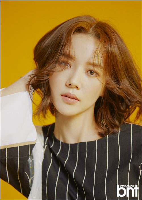 강세정 화보가 공개돼 화제다. ⓒ bnt
