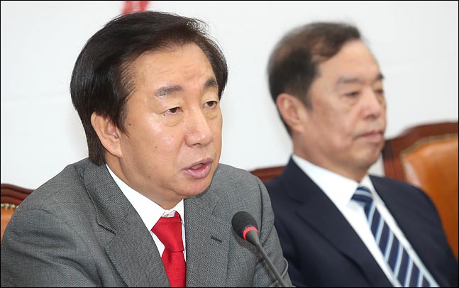 김성태 자유한국당 원내대표가 8일 오전 국회에서 열린 비상대책위원회의에서 모두발언을 하고 있다. 김 원내대표는 이날 비대위원회의에 앞서 "극단적 사고·주장은 범보수연합에서 배척돼야 한다"고 밝힌데 이어, 회의 모두발언에서도 비슷한 입장을 내놓았다. ⓒ데일리안 박항구 기자